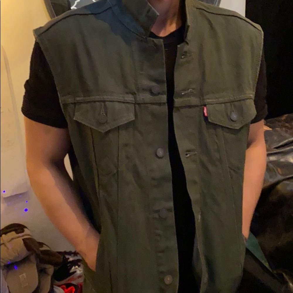 Levi’s sleeveless trucker jacket /vest